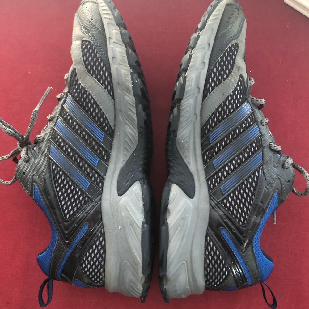Adidas mens black and blue size 10 sneakers. - Picture 4 of 8